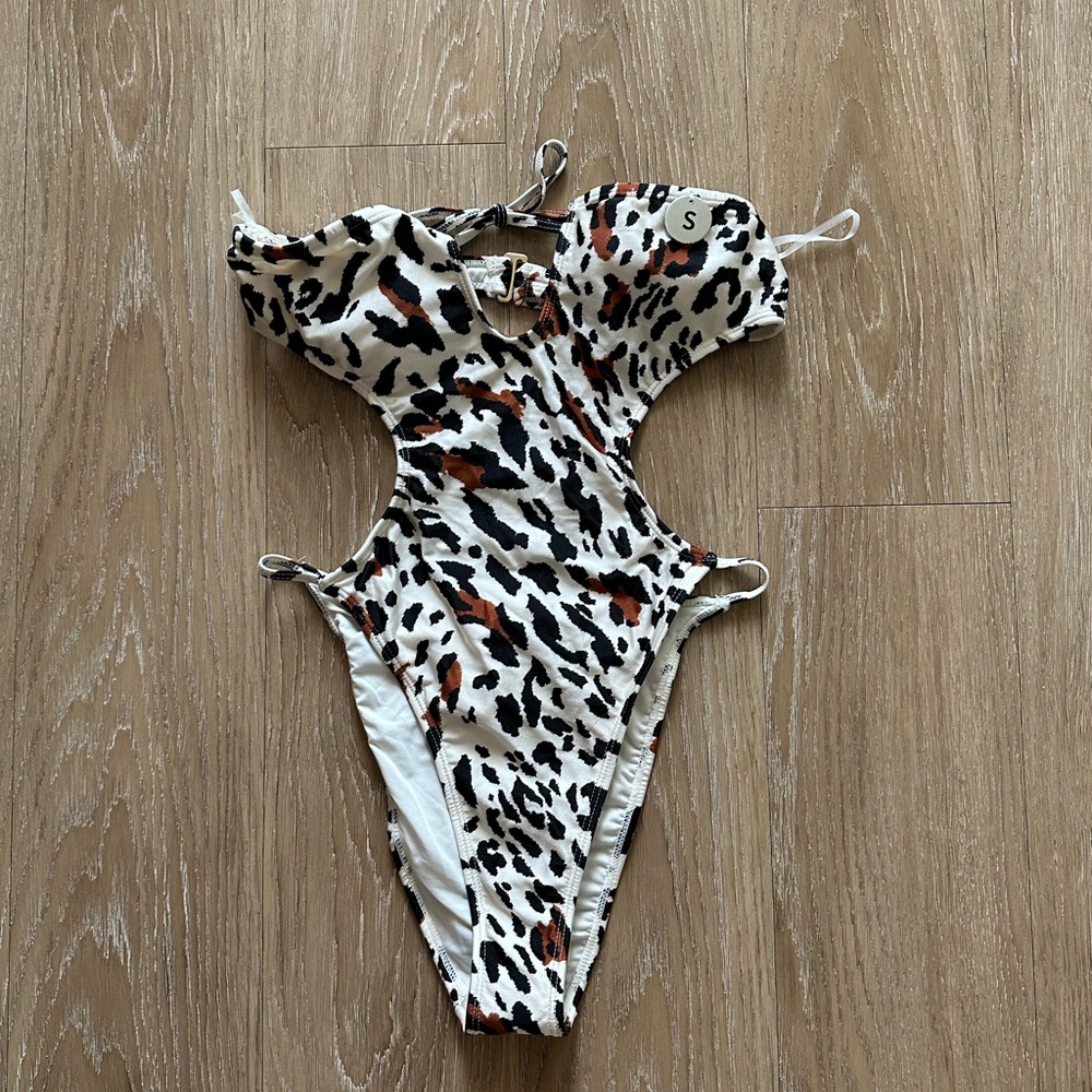 New, never worn, Forver 21 one piece